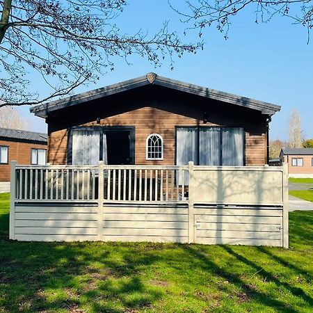 Happy Days Lodge With Hot Tub York Eksteriør billede