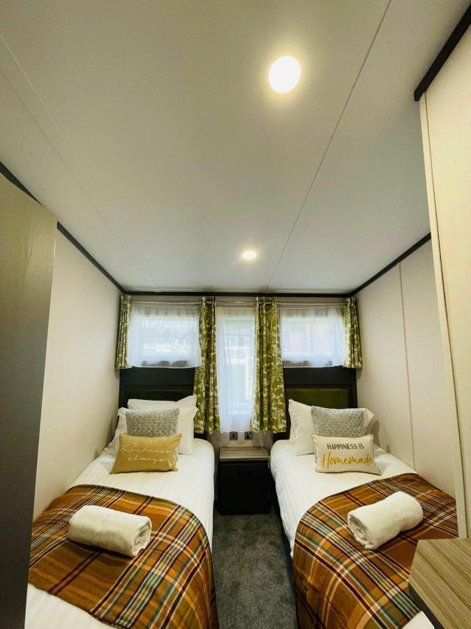 Happy Days Lodge With Hot Tub York Eksteriør billede